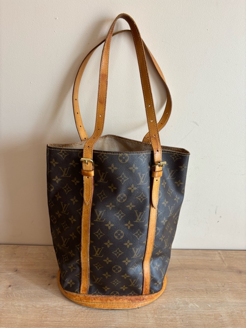 Authentic Louis Vuitton monogram bucket GM shoulder bag